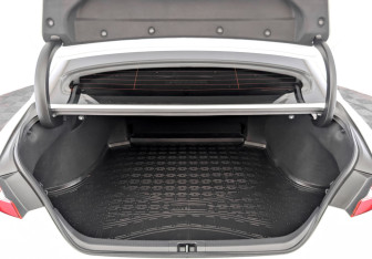 Подержанный автомобиль Toyota Camry Sedan 2020 года (10 фото)