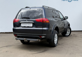 Подержанный автомобиль Mitsubishi Pajero Sport 2013 года (5 фото)