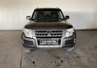 Подержанный автомобиль Mitsubishi Pajero 2014 года (2 фото)