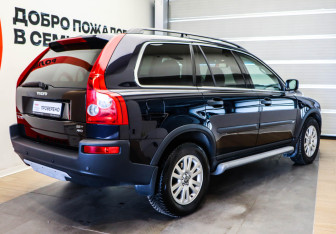 Подержанный автомобиль Volvo XC90 2006 года (4 фото)