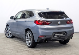 Подержанный автомобиль BMW X2 2021 года (7 фото)