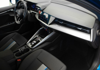 Подержанный автомобиль Audi A3 Hatchback 2022 года (27 фото)