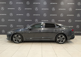 Подержанный автомобиль Kia K5 2021 года (8 фото)