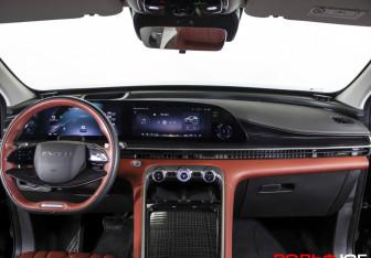 Подержанный автомобиль Exeed RX 2023 года (12 фото)