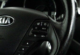 Подержанный автомобиль Kia Ceed Hatchback 2013 года (9 фото)