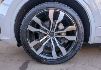 Подержанный автомобиль Volkswagen Touareg 2019 года (9 фото)