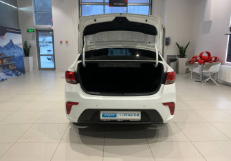 Подержанный автомобиль Kia Rio Sedan 2019 года (7 фото)