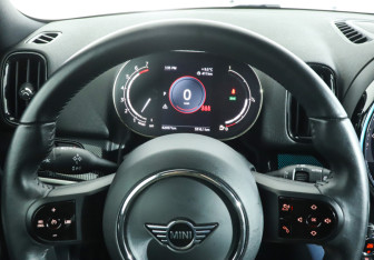 Подержанный автомобиль MINI Countryman 2022 года (11 фото)