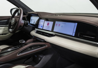 Подержанный автомобиль Geely Monjaro 2023 года (9 фото)