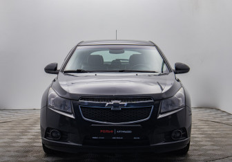 Подержанный автомобиль Chevrolet Cruze Hatchback 2012 года (8 фото)