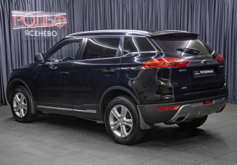 Подержанный автомобиль Geely Atlas 2018 года (7 фото)
