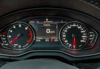 Подержанный автомобиль Audi Q5 2018 года (16 фото)