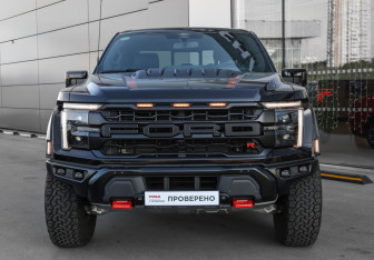 Подержанный автомобиль Ford F-150 2025 года (2 фото)