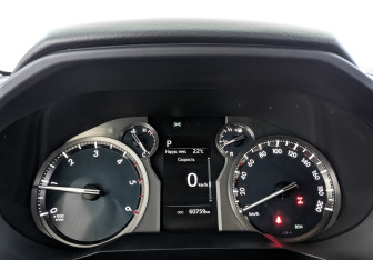 Подержанный автомобиль Toyota Land Cruiser Prado 2022 года (16 фото)
