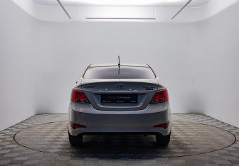 Подержанный автомобиль Hyundai Solaris Sedan 2015 года (6 фото)