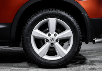 Подержанный автомобиль Nissan Qashqai 2007 года (15 фото)