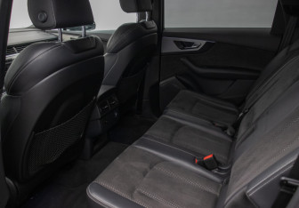 Подержанный автомобиль Audi Q7 2019 года (9 фото)