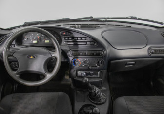 Подержанный автомобиль Chevrolet Niva 2007 года (13 фото)