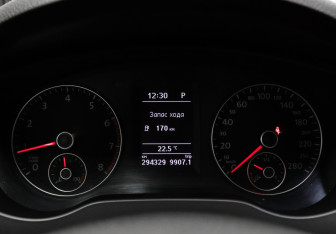 Подержанный автомобиль Volkswagen Jetta Sedan 2012 года (9 фото)