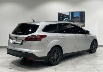 Подержанный автомобиль Ford Focus Wagon 2012 года (5 фото)