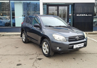 Подержанный автомобиль Toyota RAV4 2007 года (3 фото)