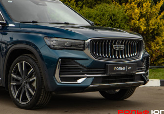 Подержанный автомобиль Geely Monjaro 2023 года (19 фото)
