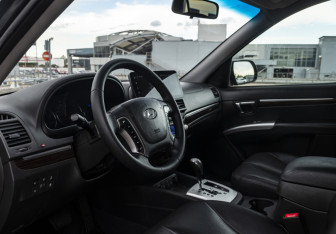 Подержанный автомобиль Hyundai Santa Fe 2011 года (9 фото)