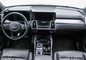 Подержанный автомобиль Kia Sorento 2022 года (13 фото)