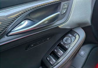 Подержанный автомобиль Cadillac CT5-V 2020 года (14 фото)
