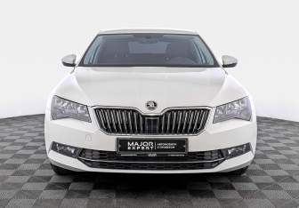 Подержанный автомобиль Skoda Superb Liftback 2016 года (2 фото)