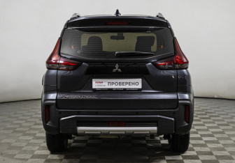 Подержанный автомобиль Mitsubishi Xpander 2022 года (6 фото)