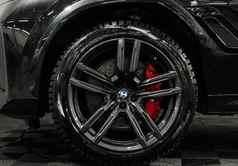 Подержанный автомобиль BMW X6 M 2024 года (7 фото)