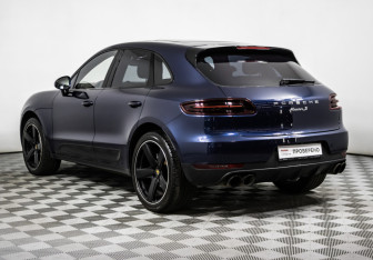 Подержанный автомобиль Porsche Macan 2015 года (7 фото)