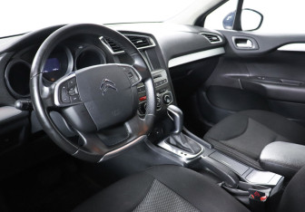 Подержанный автомобиль Citroen C4 Sedan 2016 года (7 фото)