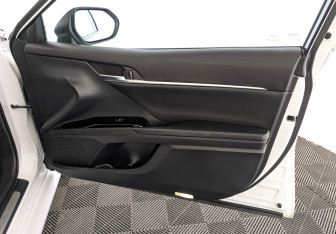 Подержанный автомобиль Toyota Camry Sedan 2021 года (25 фото)