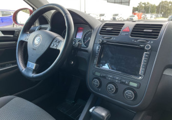 Подержанный автомобиль Volkswagen Jetta Sedan 2008 года (9 фото)