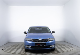 Подержанный автомобиль Skoda Rapid Liftback 2014 года (2 фото)