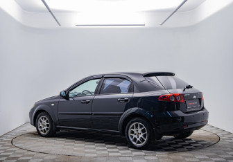 Подержанный автомобиль Chevrolet Lacetti Hatchback 2008 года (7 фото)