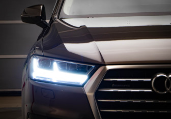 Подержанный автомобиль Audi Q7 2016 года (39 фото)