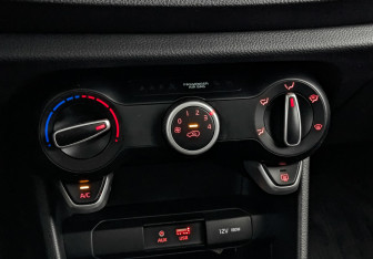 Подержанный автомобиль Kia Picanto 2018 года (21 фото)