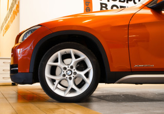 Подержанный автомобиль BMW X1 2012 года (37 фото)
