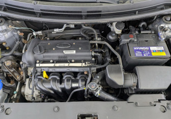 Подержанный автомобиль Kia Rio Sedan 2017 года (11 фото)