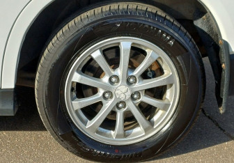 Подержанный автомобиль Mitsubishi ASX 2012 года (9 фото)