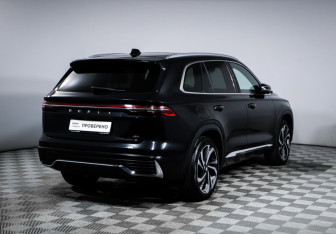 Подержанный автомобиль Geely Monjaro 2023 года (5 фото)