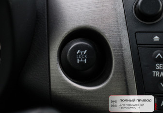 Подержанный автомобиль Toyota RAV4 2012 года (16 фото)