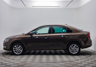 Подержанный автомобиль Skoda Rapid Liftback 2019 года (2 фото)