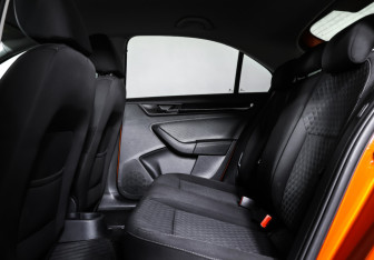 Подержанный автомобиль Skoda Rapid Liftback 2017 года (12 фото)