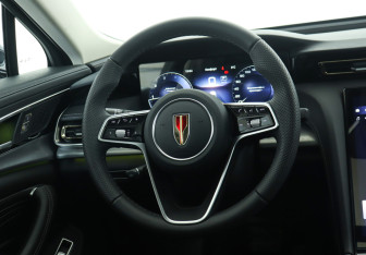 Новый Hongqi H5 2024 (15 фото)