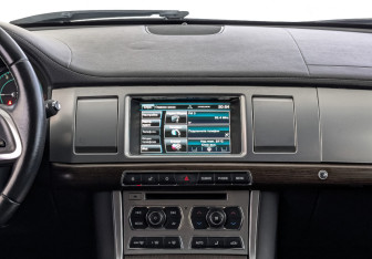 Подержанный автомобиль Jaguar XF Sedan 2013 года (17 фото)