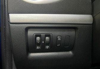 Подержанный автомобиль Renault Clio Hatchback 2007 года (15 фото)